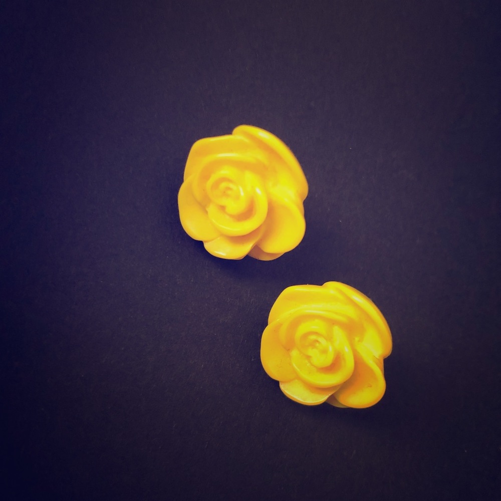 Rose stud earrings
